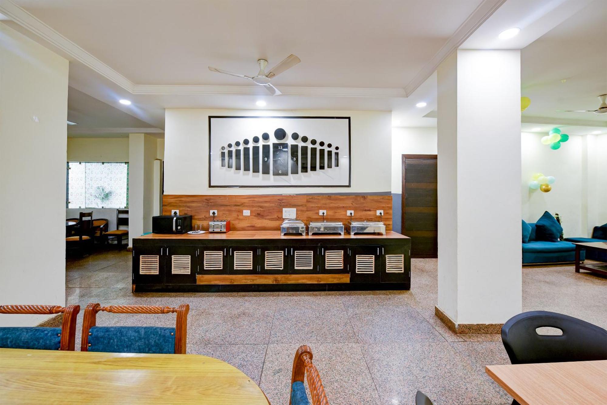 Hotel Square Plaza At Airport New Delhi Exterior photo