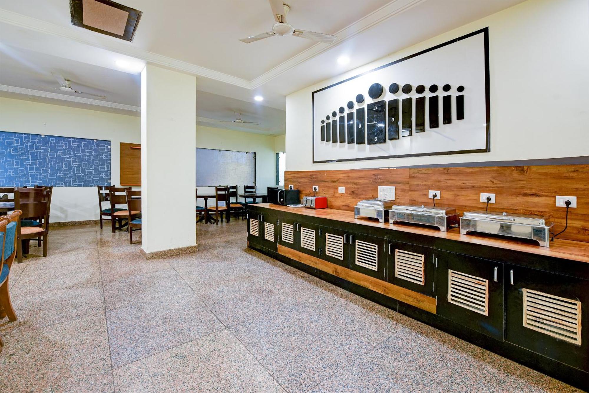 Hotel Square Plaza At Airport New Delhi Exterior photo